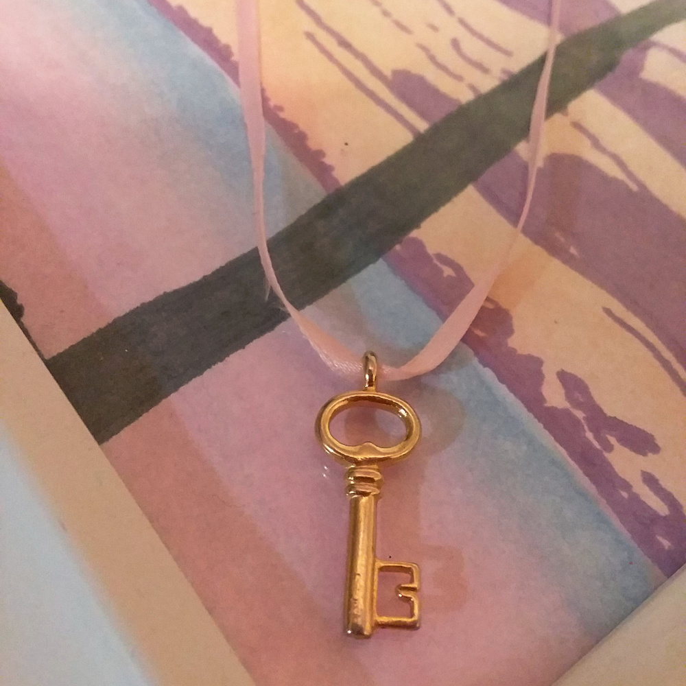 Cute Key Ribbon Necklace